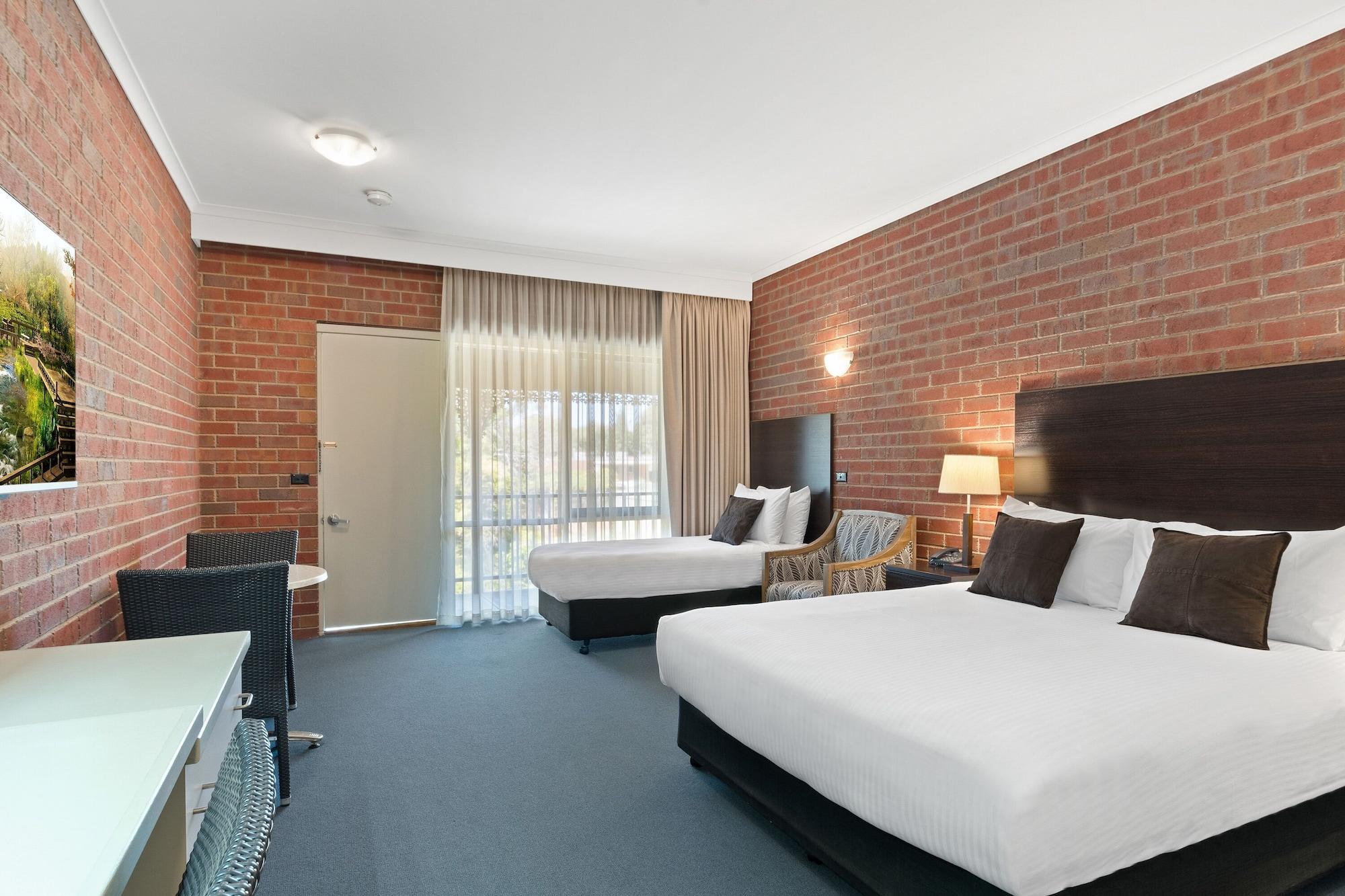 Burke And Wills Motor Inn Суон Хил Екстериор снимка