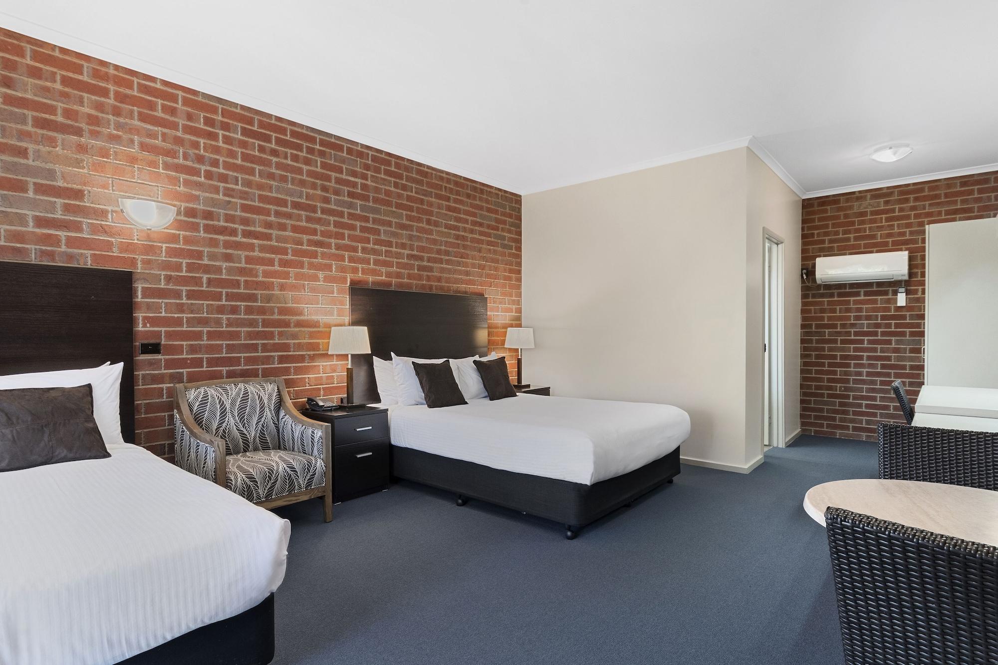 Burke And Wills Motor Inn Суон Хил Екстериор снимка