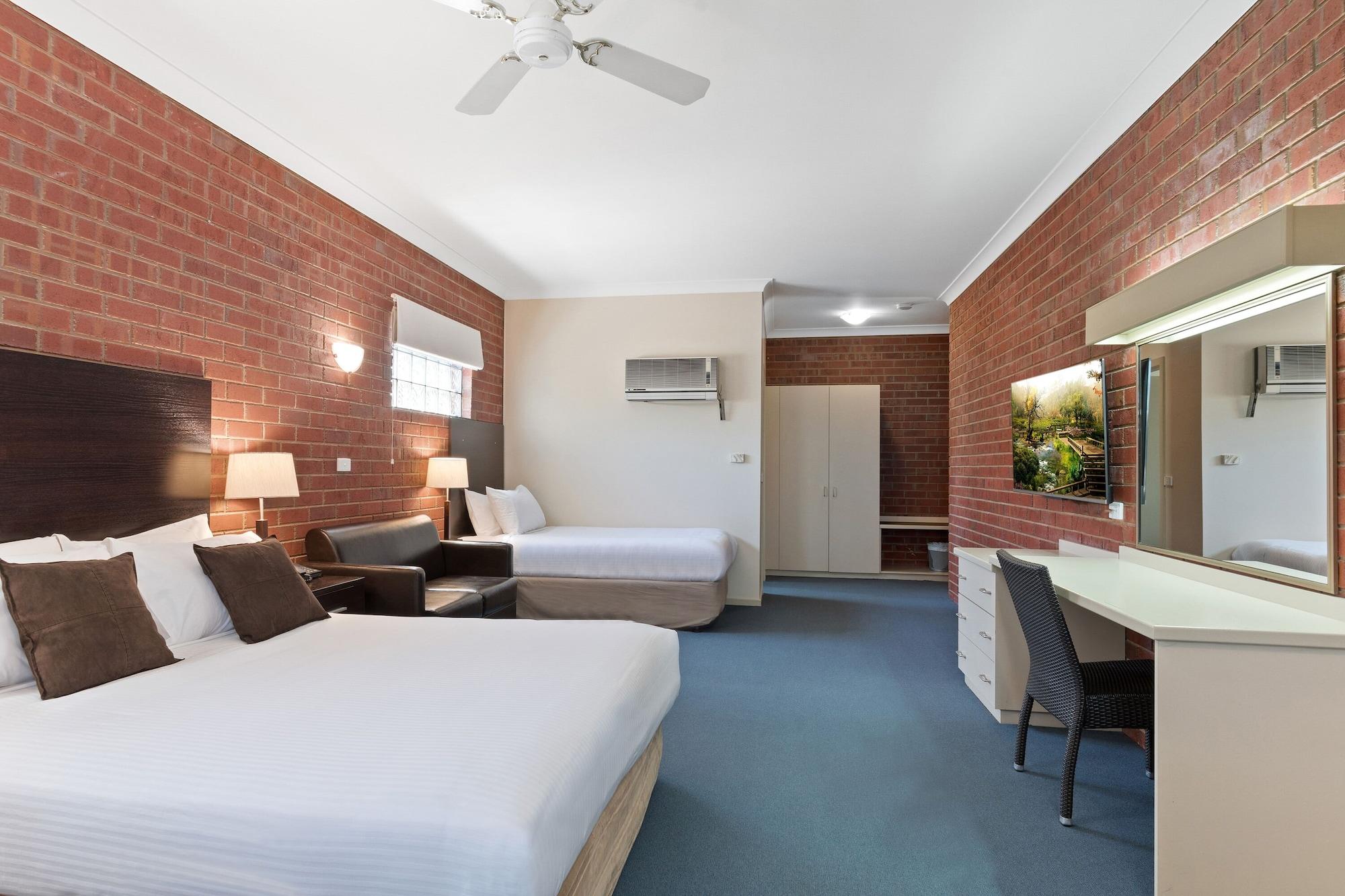 Burke And Wills Motor Inn Суон Хил Екстериор снимка