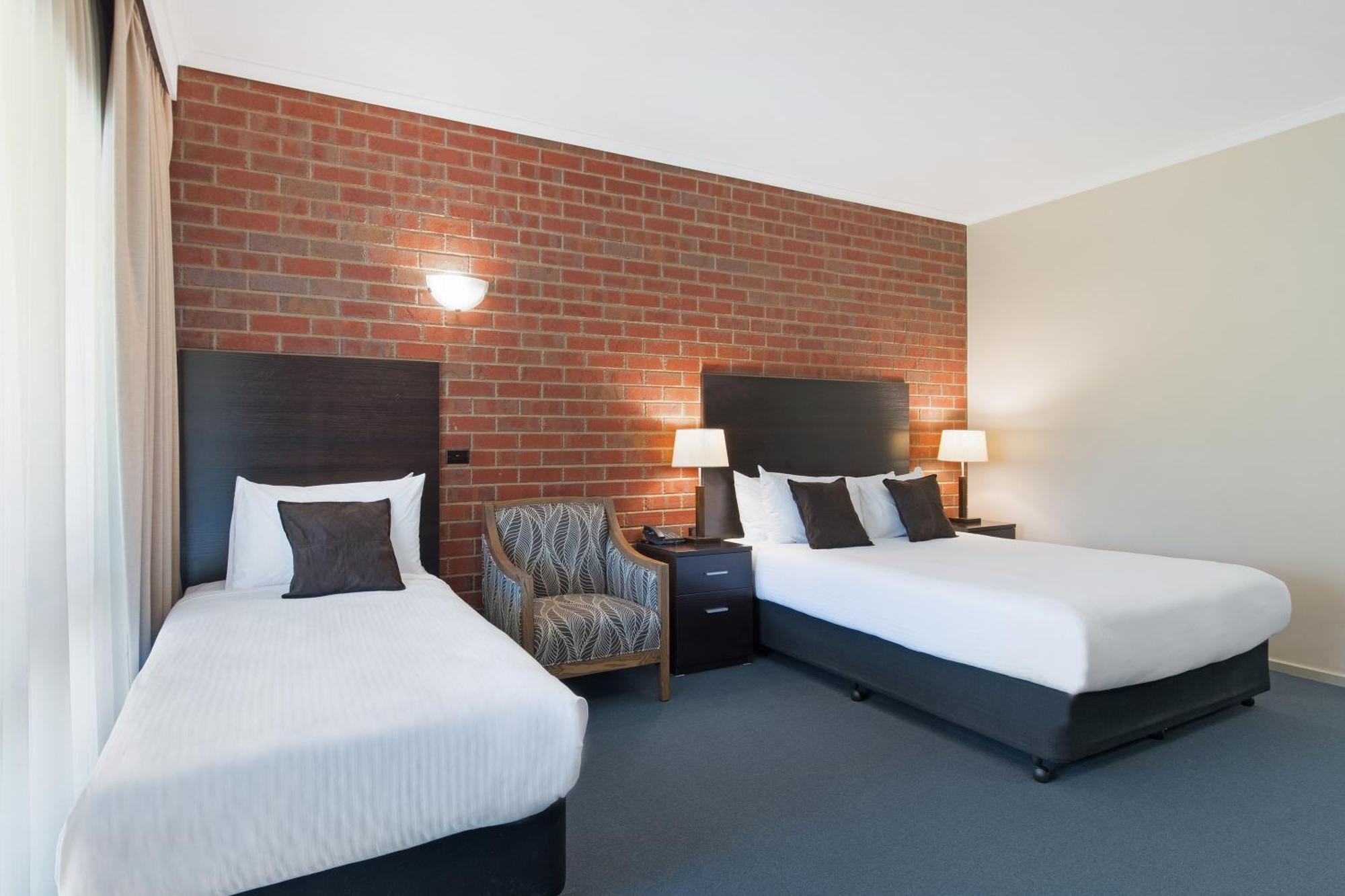 Burke And Wills Motor Inn Суон Хил Стая снимка