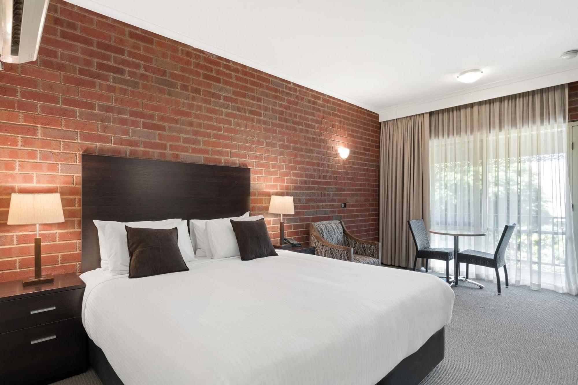 Burke And Wills Motor Inn Суон Хил Стая снимка