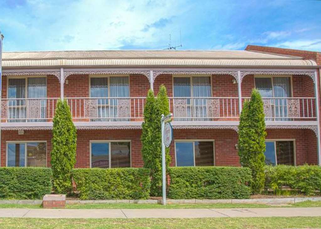 Burke And Wills Motor Inn Суон Хил Екстериор снимка