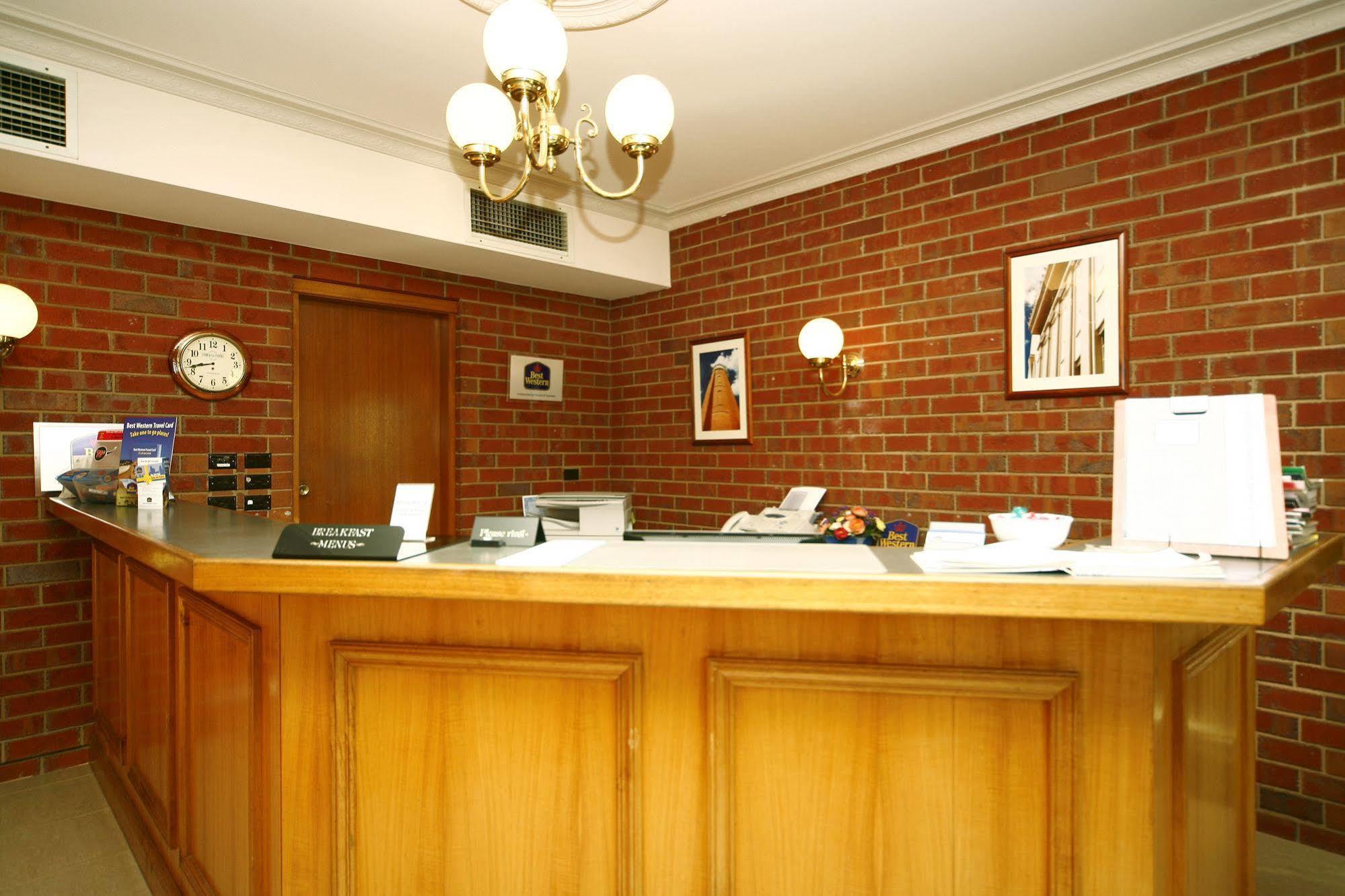 Burke And Wills Motor Inn Суон Хил Екстериор снимка